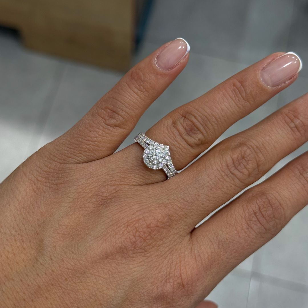 Кольцо из белого золота