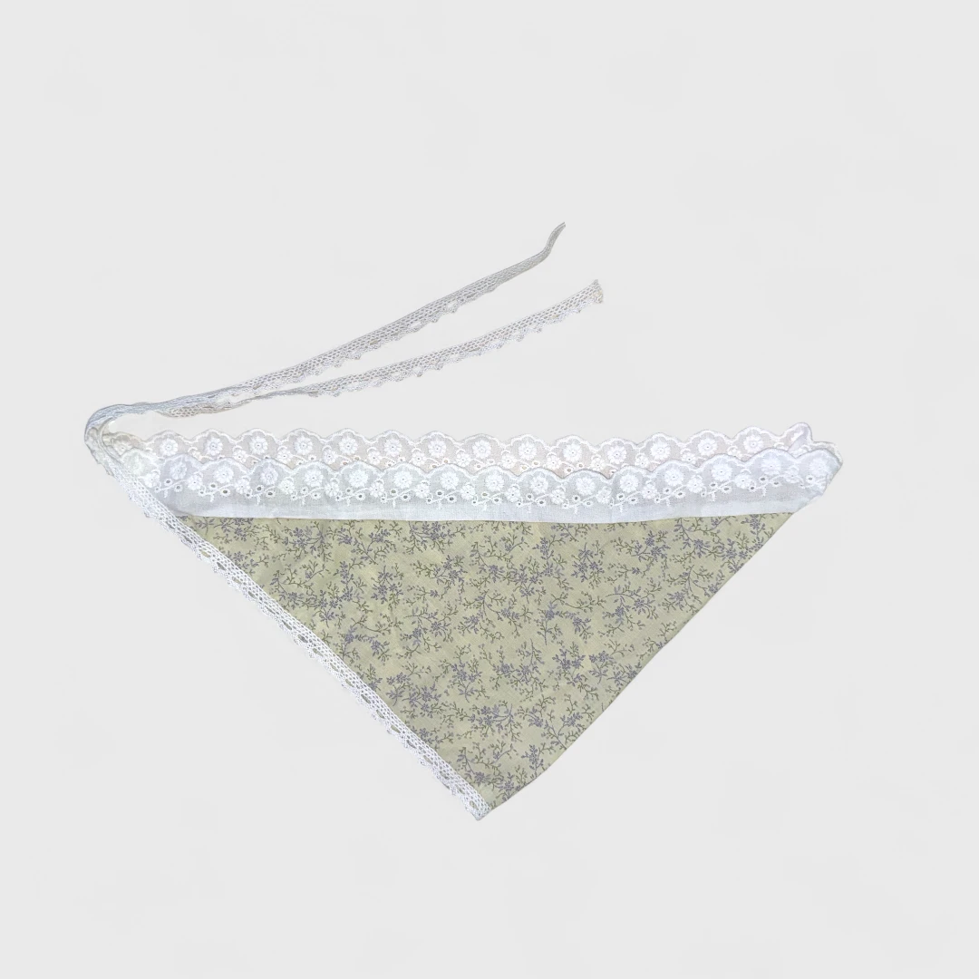 Цветочная косынка с кружевом