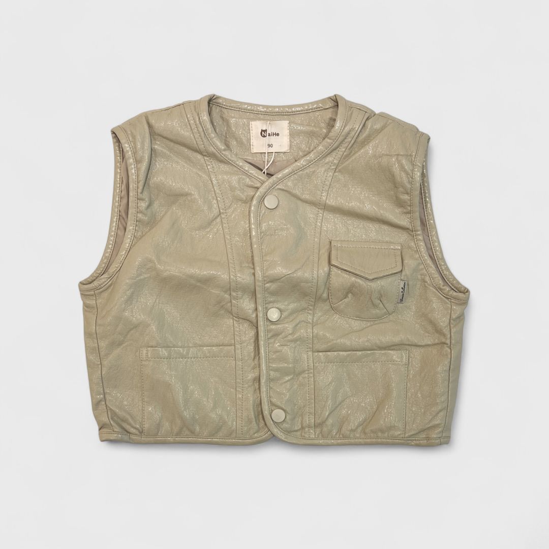 Бежевый жилет