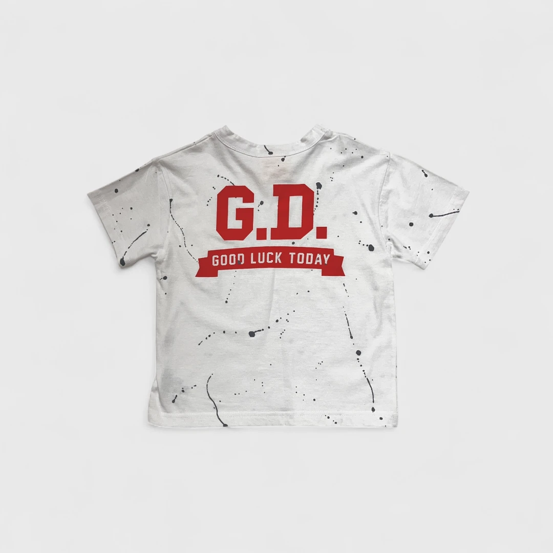 Белая футболка G.D. с принтом