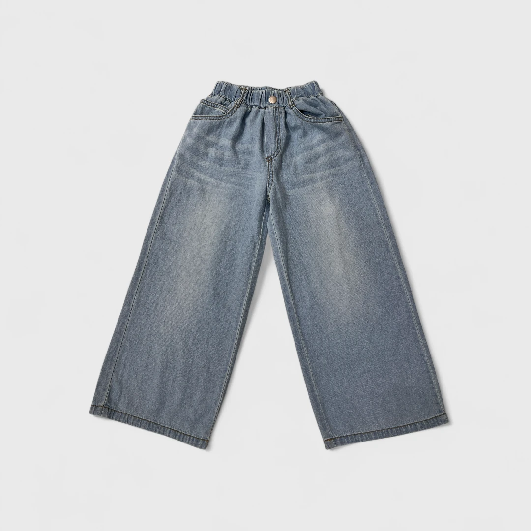 Синие джинсы с завышенной талией