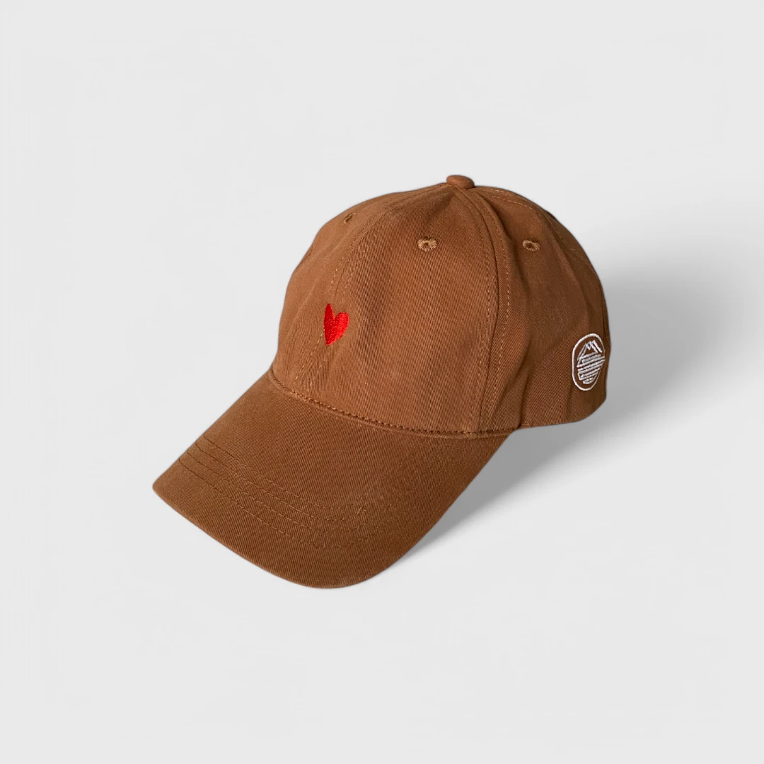 Terracotta cap with heart embroidery