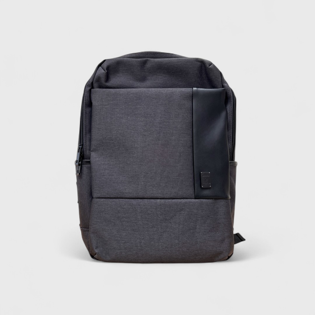Темно-серый рюкзак