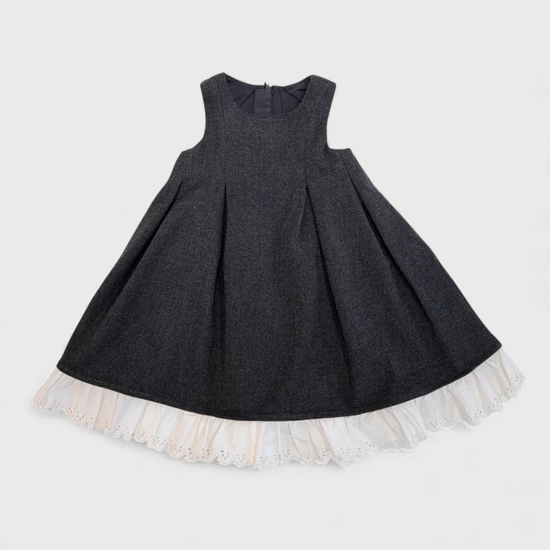 Серое платье с белым подолом