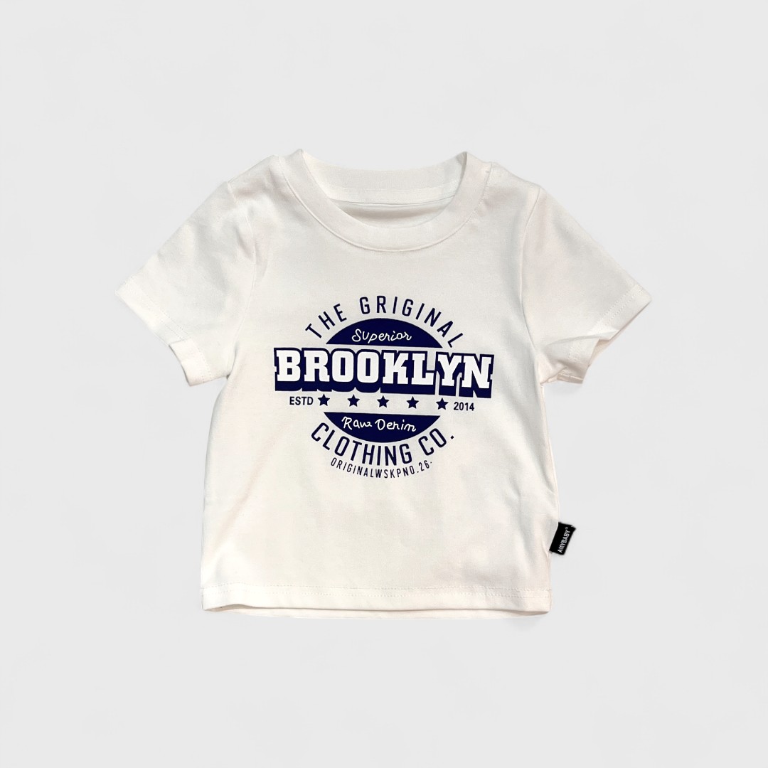 Белая футболка с принтом Brooklyn