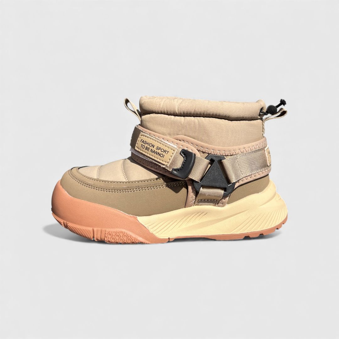 Бежевые зимние ботинки